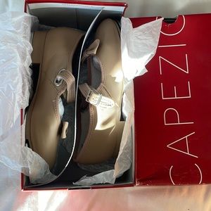 Capezio Like new tap shoes